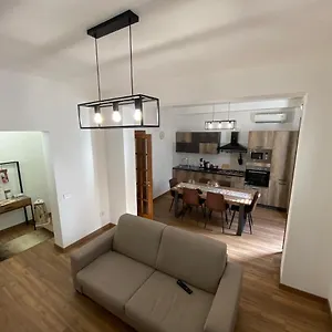 Casa No-ma In Centro Storico Holiday home